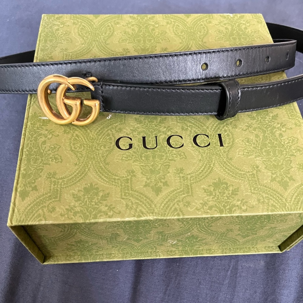 Size 99 , new Gucci belt